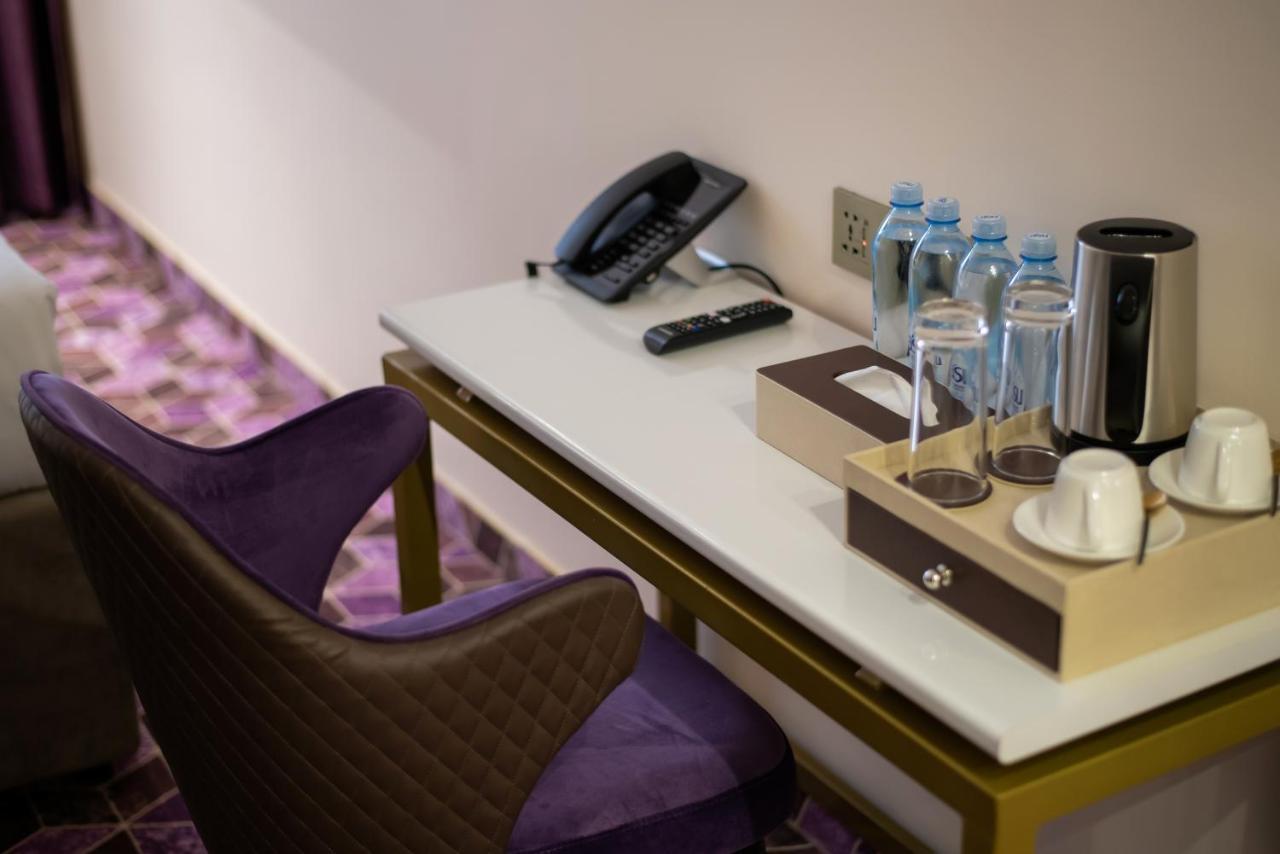 Orient Hotel Bichkek Extérieur photo
